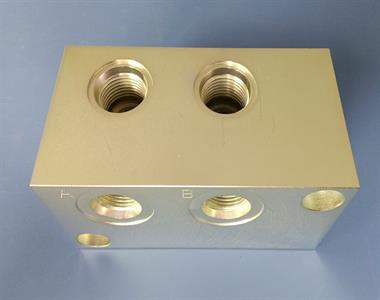 三辉液压制品（大连）有限公司-阀体